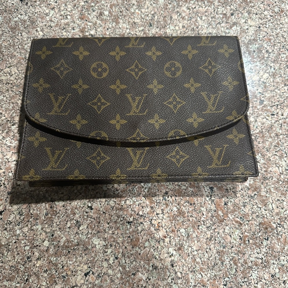Louis Vuitton Clutch
